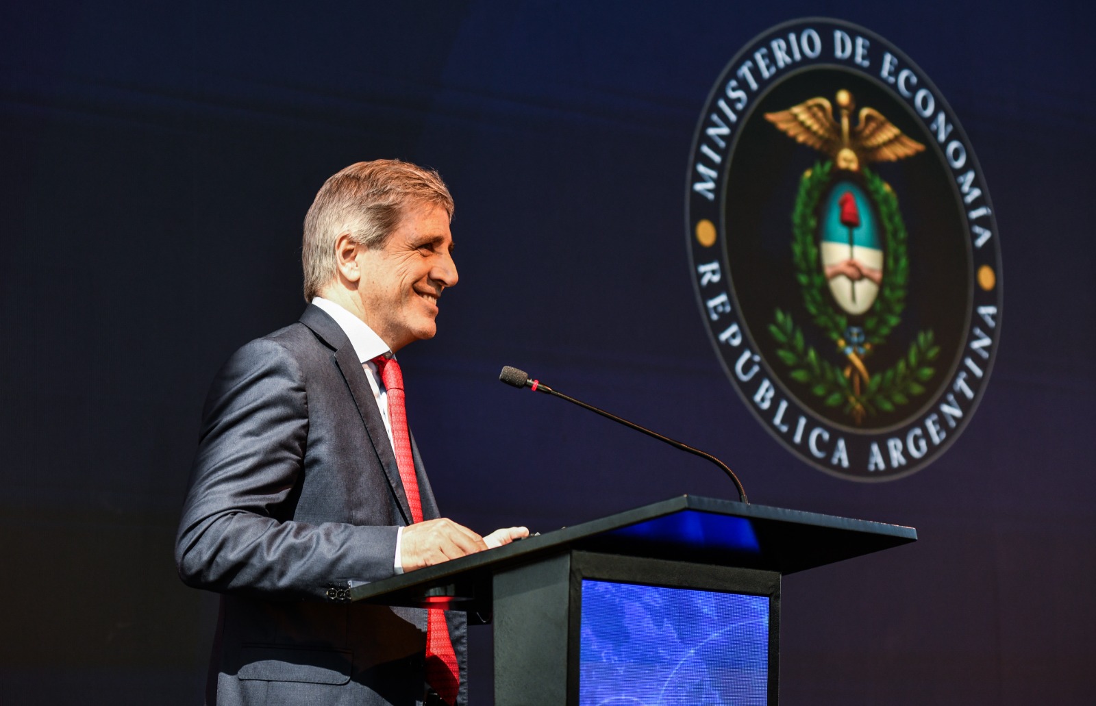 El ministro Luis Caputo presenta las metas del Presupuesto Nacional 2027