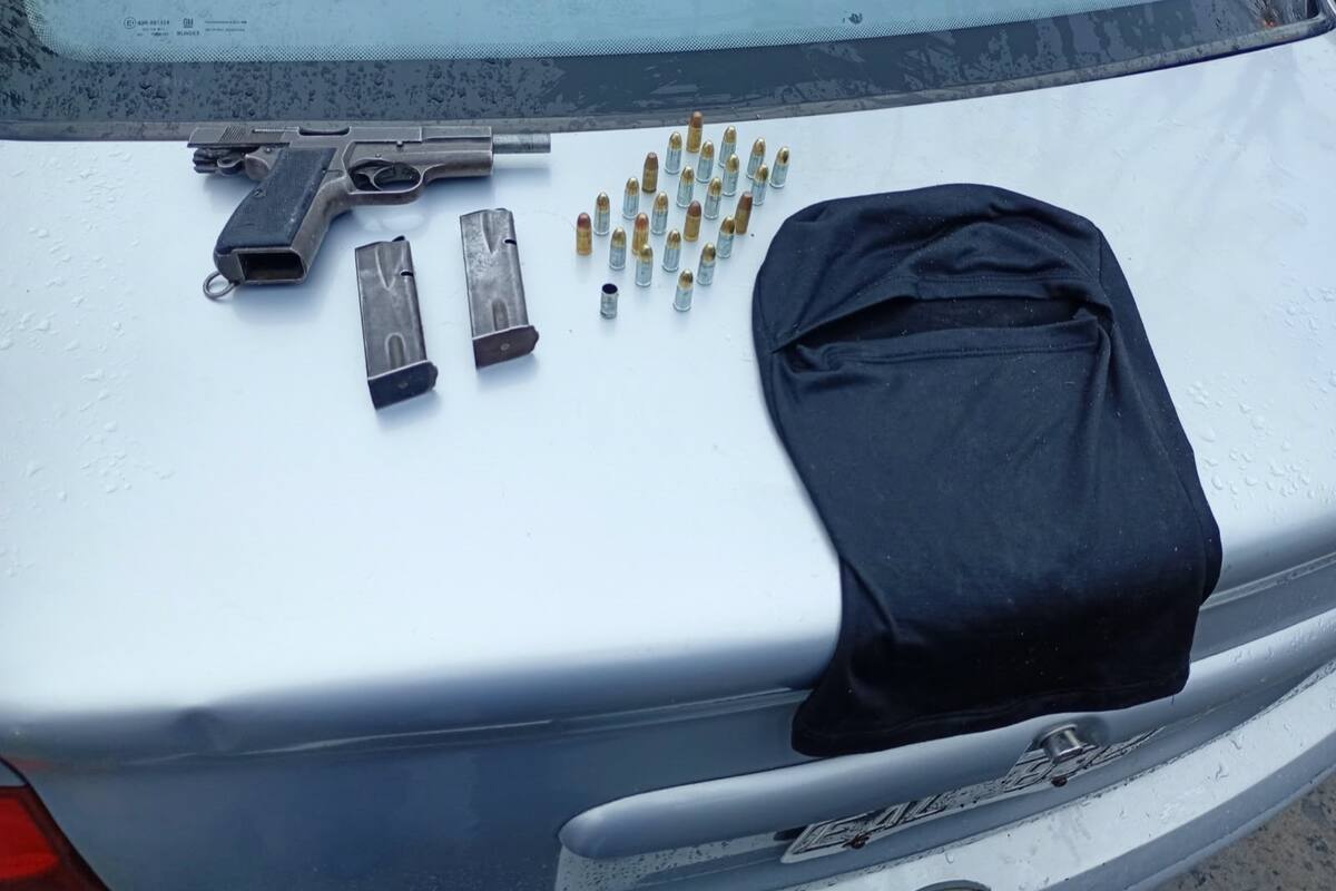 Arma, municiones y pasamontañas secuestrados tras el enfrentamiento en González Catán