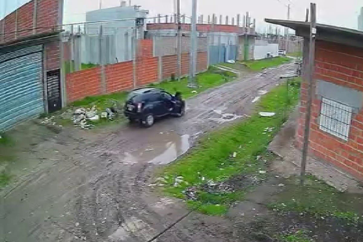 Imagen de cámara de seguridad del vehículo involucrado en el crimen de González Catán, La Matanza