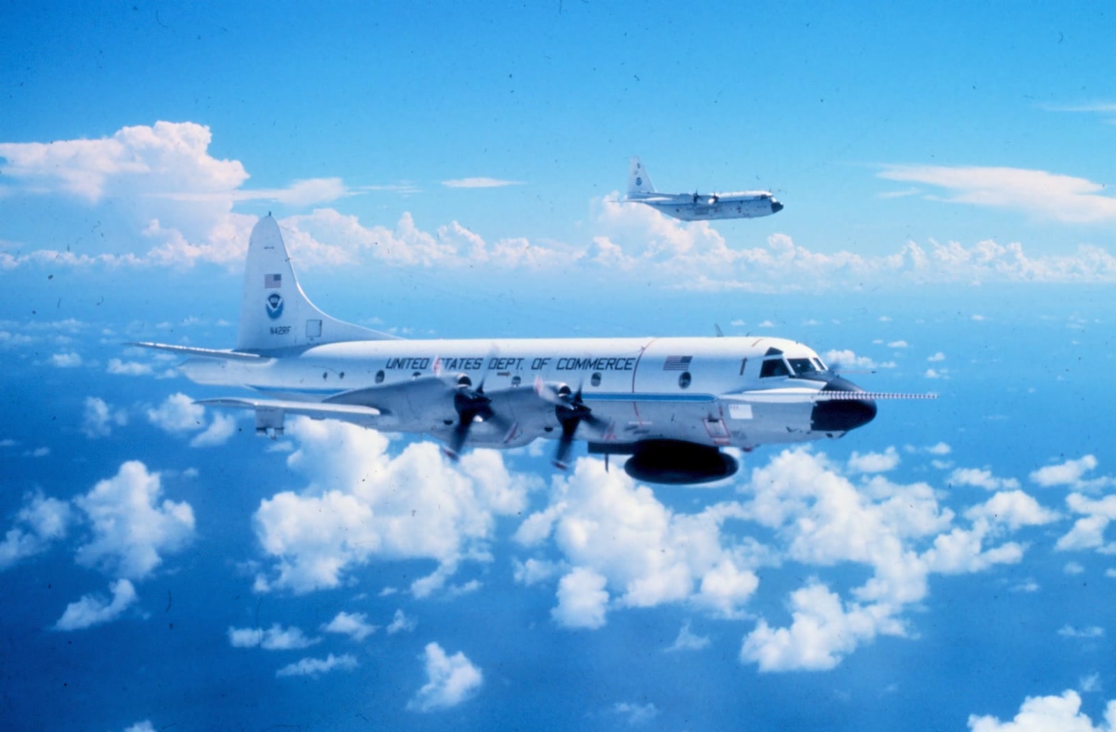 WP-3D Orion N42RF Kermit de la NOAA en vuelo