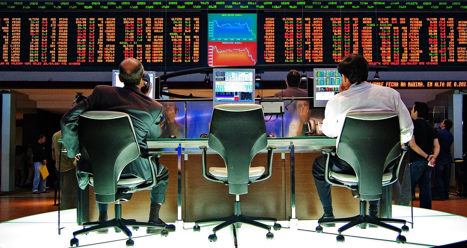 Panel y piso de la Bolsa de Valores de São Paulo (Bovespa)