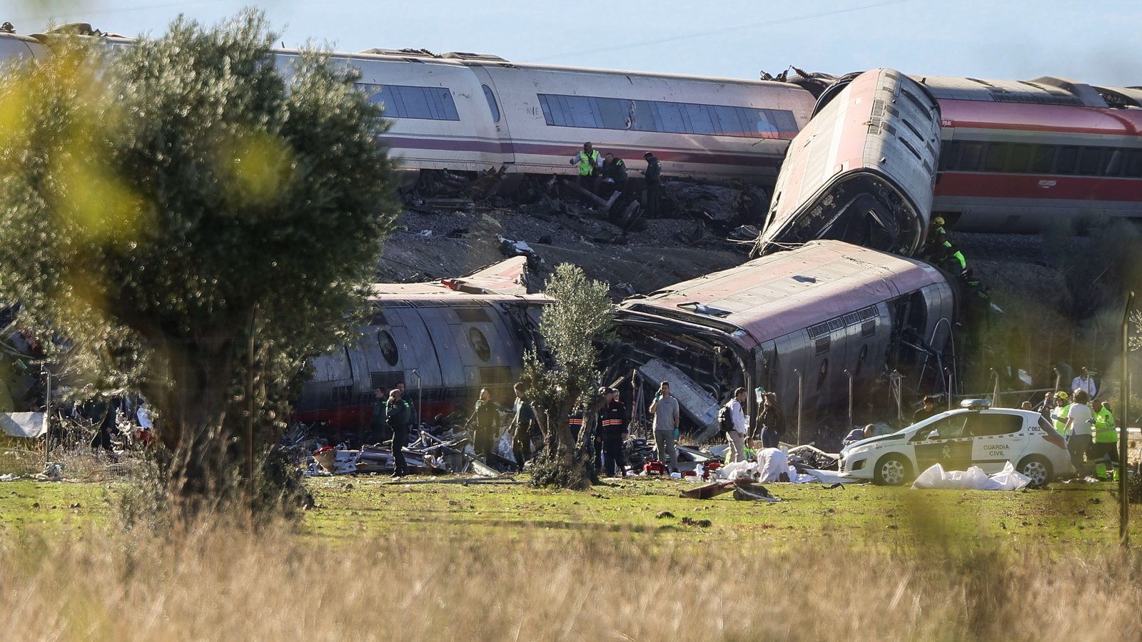 Vagones descarrilados tras el choque de trenes en Toledo, entre Urda y Los Yébenes