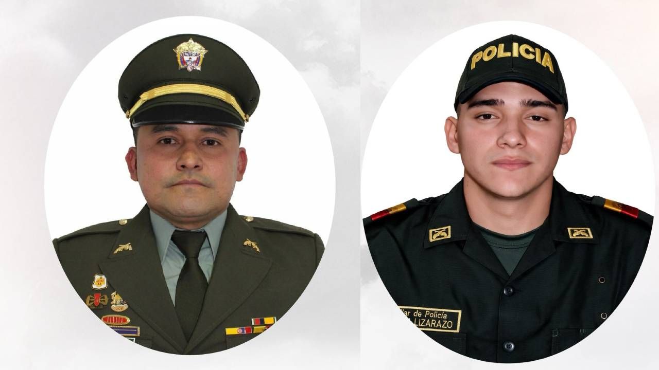 Retratos oficiales de los dos policías asesinados en Ábrego: un intendente con gorra de gala y un joven auxiliar con gorra que dice Policía