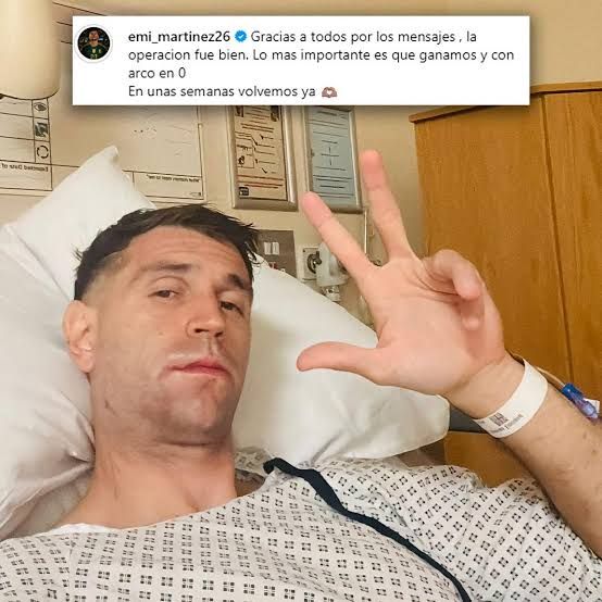 Emiliano Dibu Martínez en la cama del hospital tras la operación de mandíbula