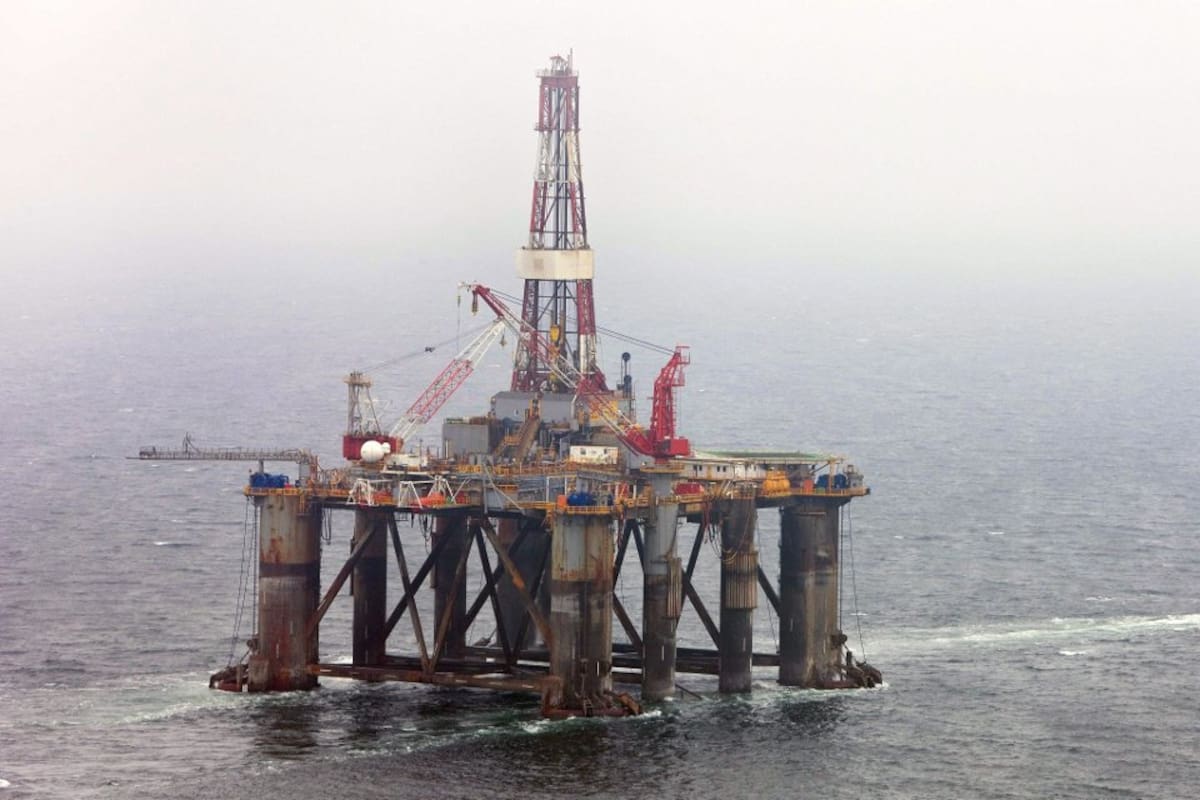 Plataforma petrolera en el mar, imagen de archivo vinculada a la cobertura sobre Malvinas