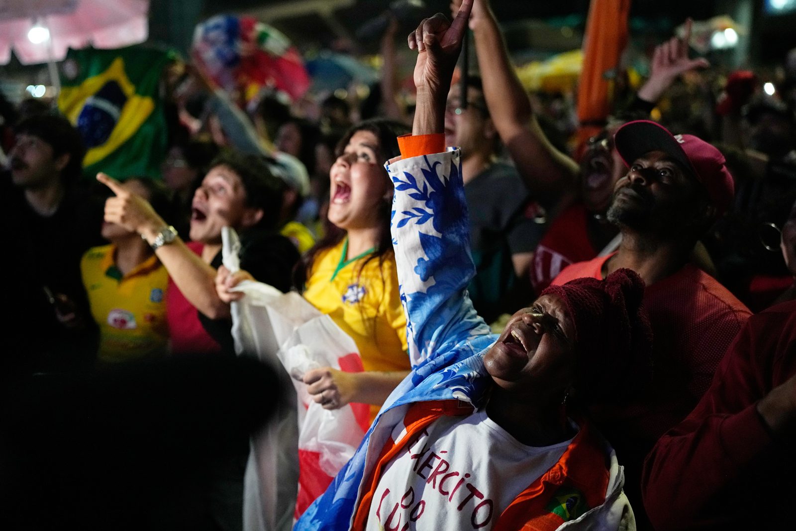 Lula ganó el balotaje: simpatizantes festejan en San Pablo al conocerse los resultados de la segunda vuelta en Brasil