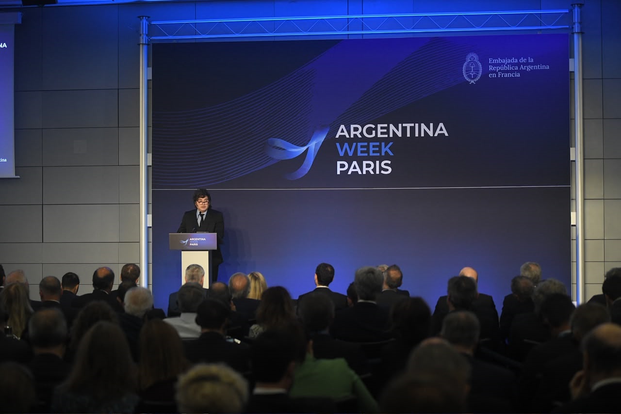 Javier Milei habla en la apertura del Argentina Week en la embajada argentina en París