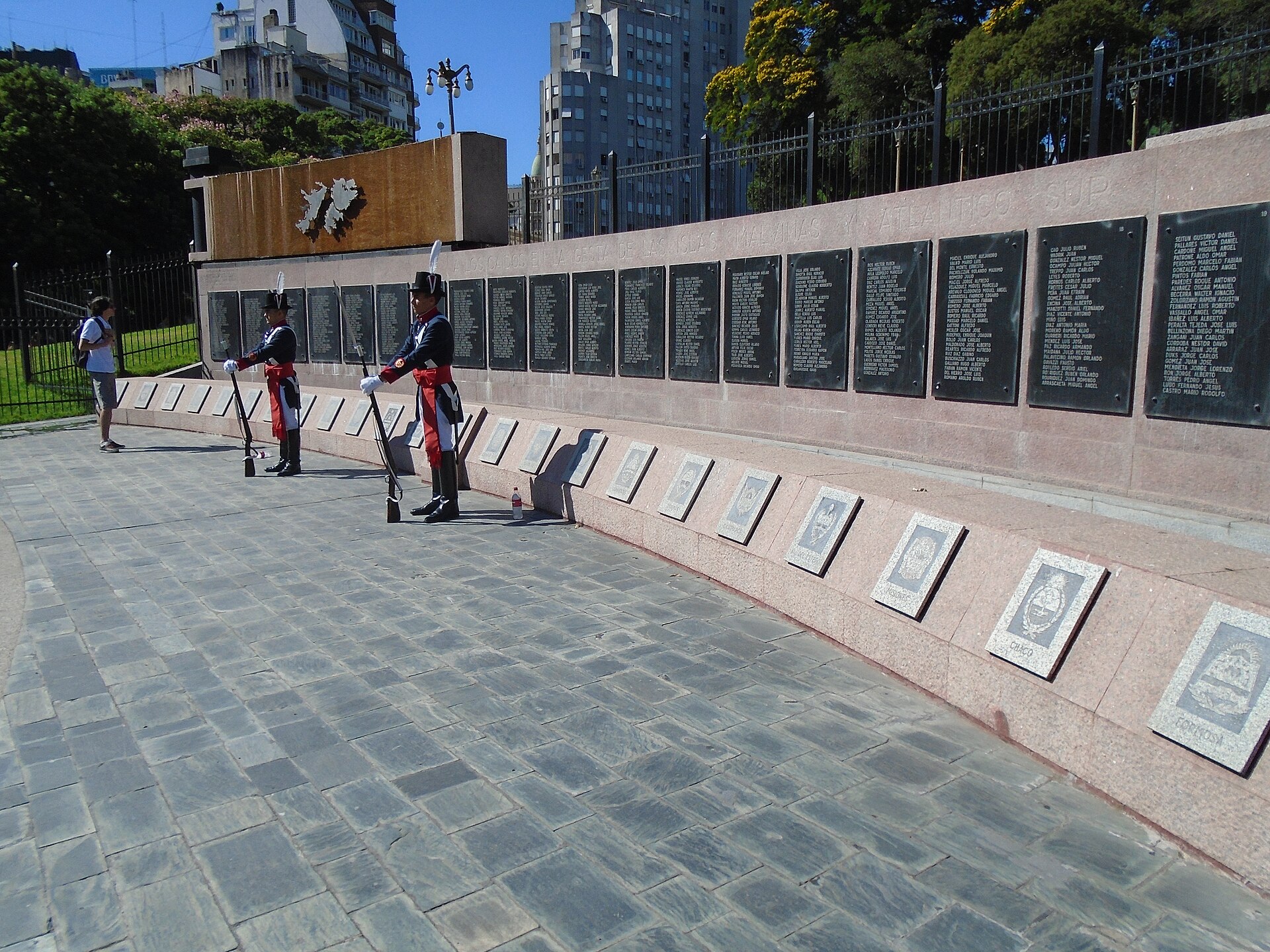 Ley de Soberanía por Malvinas: el Monumento a los Caídos en Malvinas en Plaza San Martín