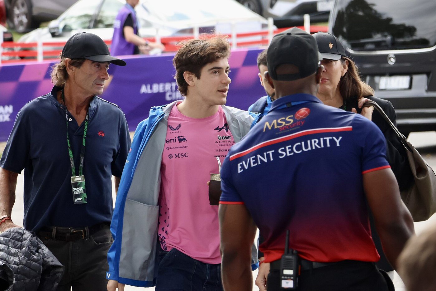 Abandono de Colapinto: Franco Colapinto en el paddock de la Fórmula 1 en 2026