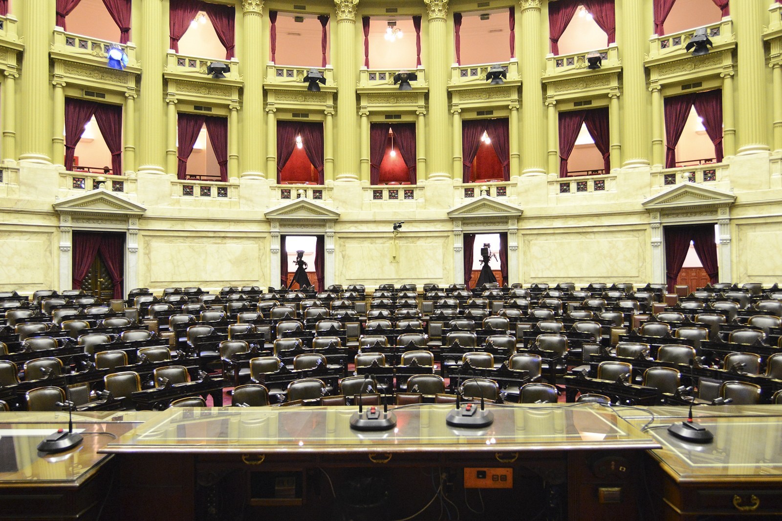 Recinto de la Cámara de Diputados de la Nación, con bancas y palcos